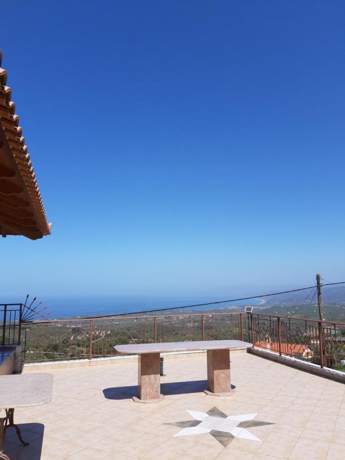 -Tsiakos Apartment- In Vryses Kyparissia Esterno foto